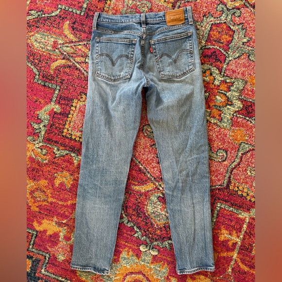 Levi’s | Women’s medium blue Premium Wedgie buttonfly jean front/back pockets 26 - Picture 5 of 16